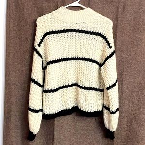 NEW NEVER WORN SHEIN LIGHT WEIGHT SWEATER